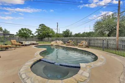 1303 Mission Hills Drive, Marble Falls, TX 78654 - Photo 30