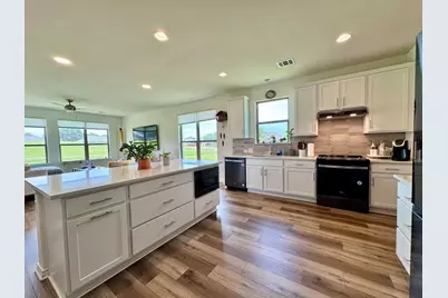 148 Nelson Place, Meadowlakes, TX 78654 - Photo 4