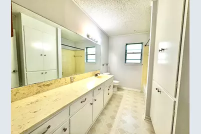 102 E Wallace Street, Llano, TX 78643 - Photo 12