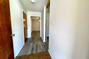 102 E Wallace St, Llano, TX 78643 - Photo 2