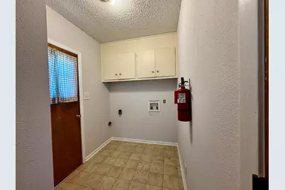 102 E Wallace Street, Llano, TX 78643 - Photo 14