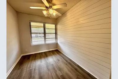 102 E Wallace Street, Llano, TX 78643 - Photo 8