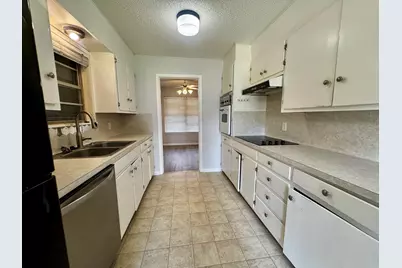 102 E Wallace Street, Llano, TX 78643 - Photo 6