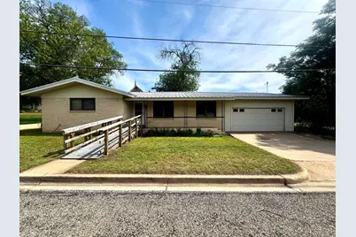 102 E Wallace Street, Llano, TX 78643 - Photo 1