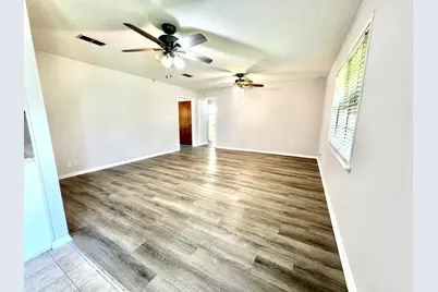 102 E Wallace Street, Llano, TX 78643 - Photo 4
