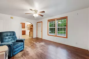 1007 S Pierce St, Burnet, TX 78611 - Photo 8