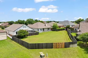 417 Spyglass St, Meadowlakes, TX 78654 - Photo 2