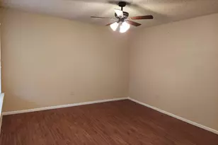 1115 Broadway, Marble Falls, TX 78654 - Photo 2