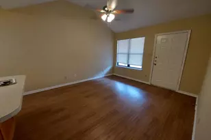 403 Avenue S, Marble Falls, TX 78654 - Photo 2
