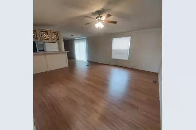 911 Barrier, Marble Falls, TX 78654 - Photo 2