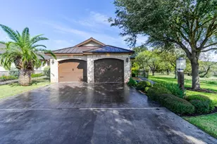 604 Faultline Dr, Horseshoe Bay, TX 78657 - Photo 4