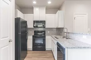 125 Peruna Dr, Marble Falls, TX 78654 - Photo 10