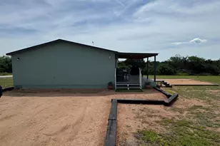 401 Lillian Dean, Buchanan Dam, TX 78609 - Photo 24