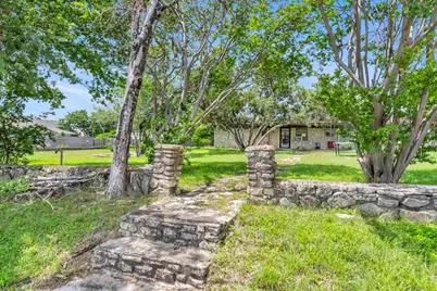 802 Westfall Street, Burnet, TX 78611 - Photo 4