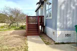 2203 25th St, Horseshoe Bay, TX 78657 - Photo 2