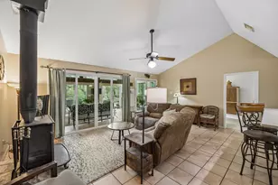 300 Bluff Rd, Spicewood, TX 78669 - Photo 18
