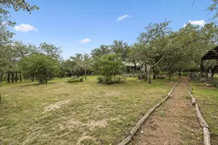300 Bluff Rd, Spicewood, TX 78669 - Photo 36