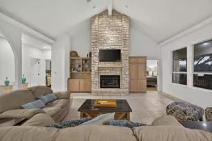 909 Red Sails Dr, Horseshoe Bay, TX 78657 - Photo 22