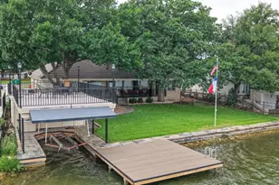 909 Red Sails Dr, Horseshoe Bay, TX 78657 - Photo 16