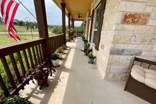 104 Rolling Waters Ct, Marble Falls, TX 78654 - Photo 4