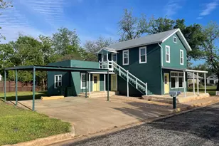 1005 Bayley, Llano, TX 78643 - Photo 2