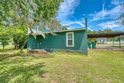 1005 Bayley, Llano, TX 78643 - Photo 32