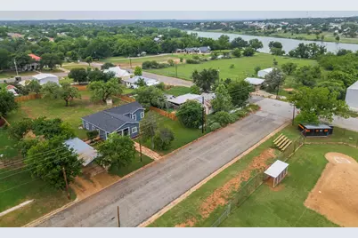705 Flag Street, Llano, TX 78643 - Photo 24
