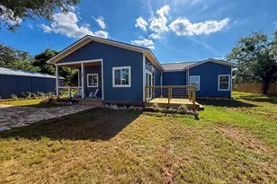 705 Flag St, Llano, TX 78643 - Photo 6
