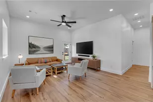 705 Flag St, Llano, TX 78643 - Photo 6