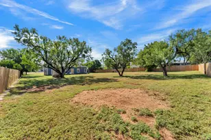 705 Flag St, Llano, TX 78643 - Photo 42