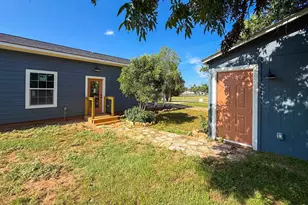 705 Flag St, Llano, TX 78643 - Photo 36