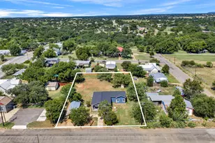 705 Flag St, Llano, TX 78643 - Photo 4