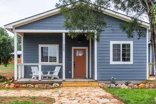 705 Flag St, Llano, TX 78643 - Photo 6