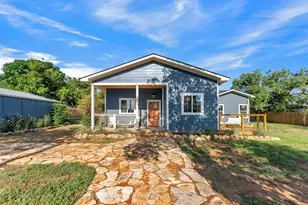 705 Flag St, Llano, TX 78643 - Photo 2