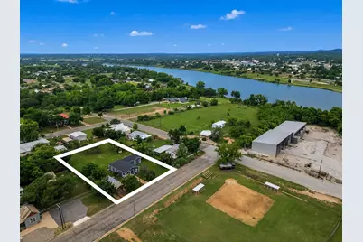 705 Flag Street, Llano, TX 78643 - Photo 34