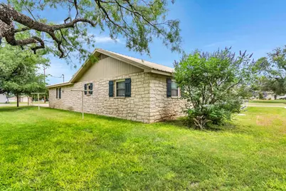 426 Circle Drive, Sunrise Beach, TX 78643 - Photo 10