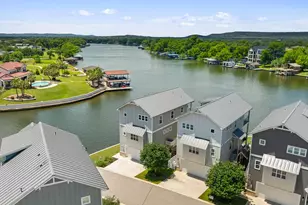412 Island Cir, Kingsland, TX 78639 - Photo 26