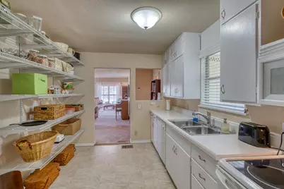 325 E Lakeshore Dove Haven Drive, Sunrise Beach, TX 78643 - Photo 16