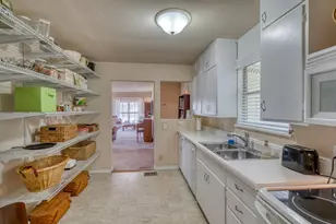 325 E Lakeshore Dr, Sunrise Beach, TX 78643 - Photo 16