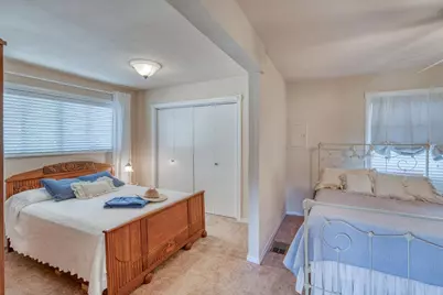 325 E Lakeshore Dove Haven Drive, Sunrise Beach, TX 78643 - Photo 18