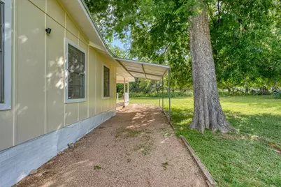 325 E Lakeshore Dove Haven Drive, Sunrise Beach, TX 78643 - Photo 22