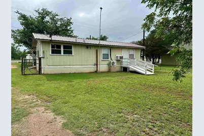 702 Pittsburg Avenue, Llano, TX 78643 - Photo 6