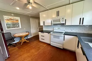 702 Pittsburg Ave, Llano, TX 78643 - Photo 8