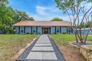 221 Co Rd 136C, Kingsland, TX 78639 - Photo 2