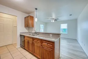 1511 N Claremont Cir, Marble Falls, TX 78654 - Photo 4
