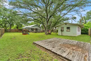 1303 Oak St, Burnet, TX 78611 - Photo 32