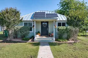 209 E Houston St, Llano, TX 78643 - Photo 1