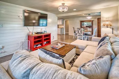 209 E Houston Street, Llano, TX 78643 - Photo 10