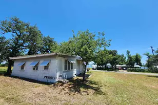 1011 Pebble Dr, Buchanan Dam, TX 78609 - Photo 8
