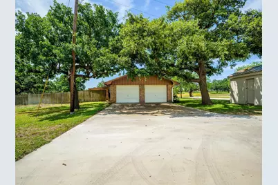 109 Sundown Trl, Marble Falls, TX 78654 - Photo 32